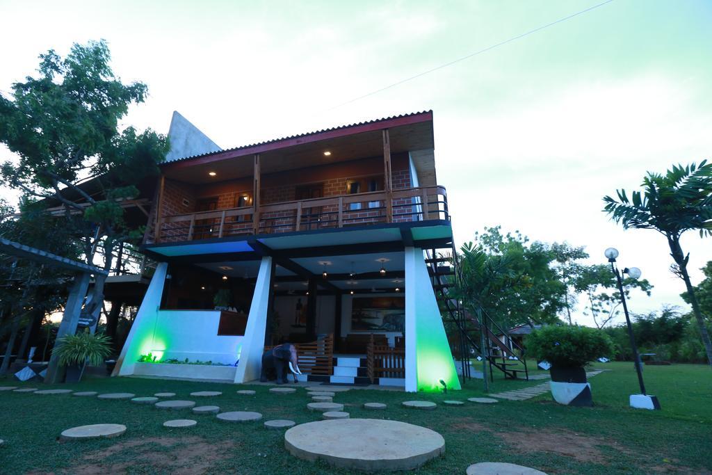 Eco Hotel Black & White - Anuradhapura Мігінтейл Екстер'єр фото