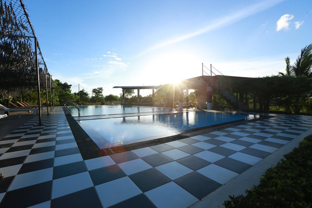 Eco Hotel Black & White - Anuradhapura Мігінтейл Екстер'єр фото