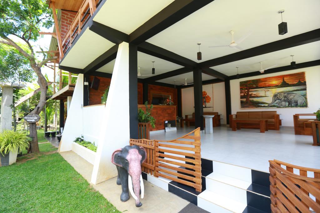 Eco Hotel Black & White - Anuradhapura Мігінтейл Екстер'єр фото