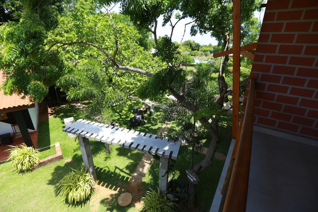 Eco Hotel Black & White - Anuradhapura Мігінтейл Екстер'єр фото