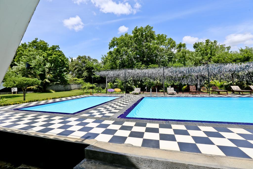 Eco Hotel Black & White - Anuradhapura Мігінтейл Екстер'єр фото