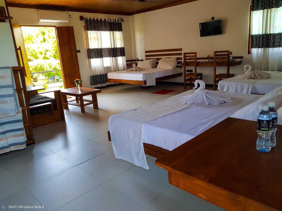 Eco Hotel Black & White - Anuradhapura Мігінтейл Екстер'єр фото