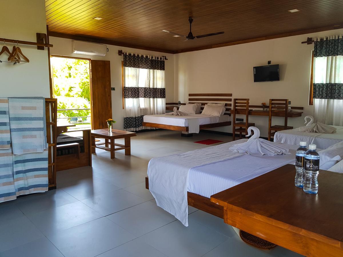 Eco Hotel Black & White - Anuradhapura Мігінтейл Екстер'єр фото